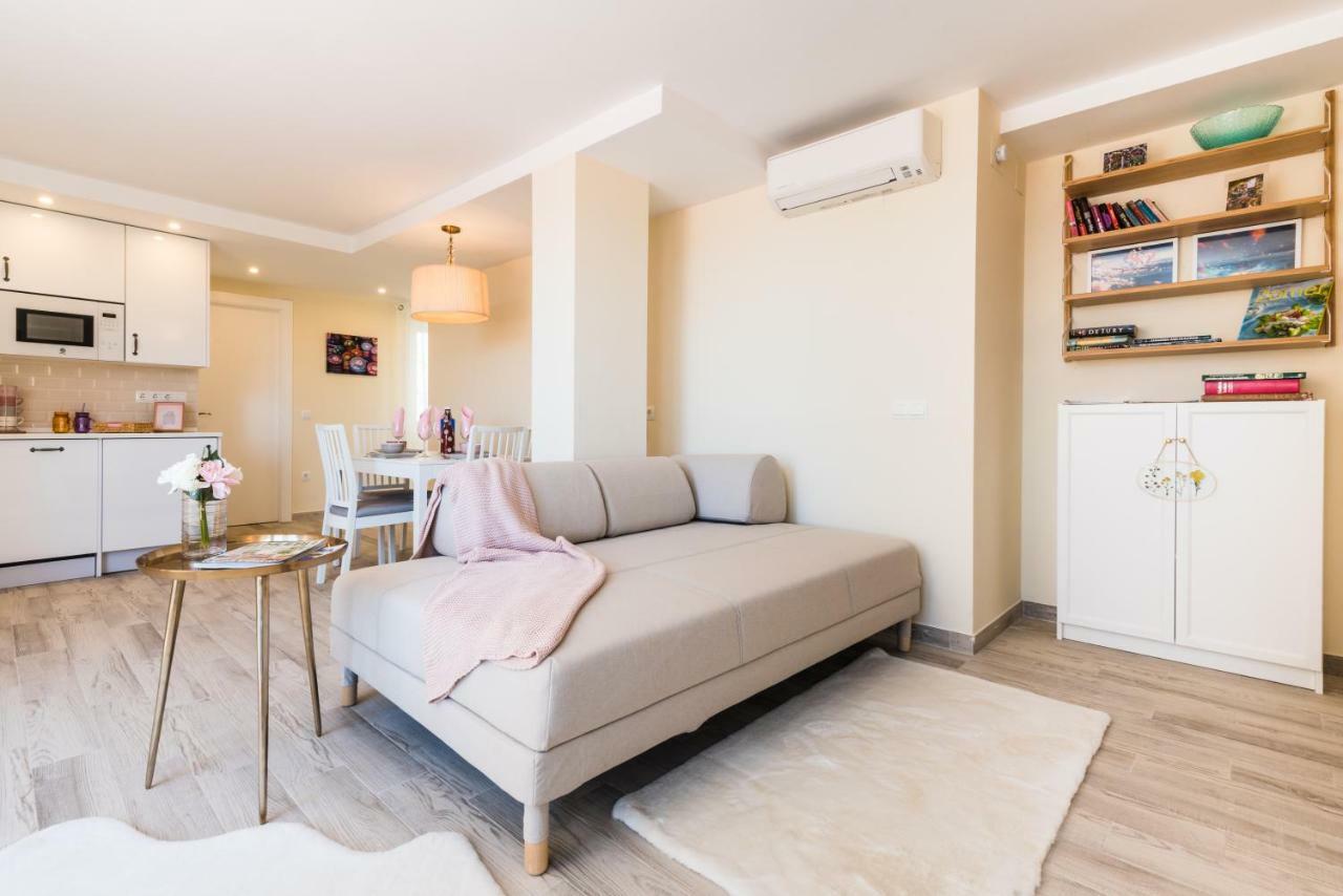 Malaga Centre Apartment With Parking Kültér fotó