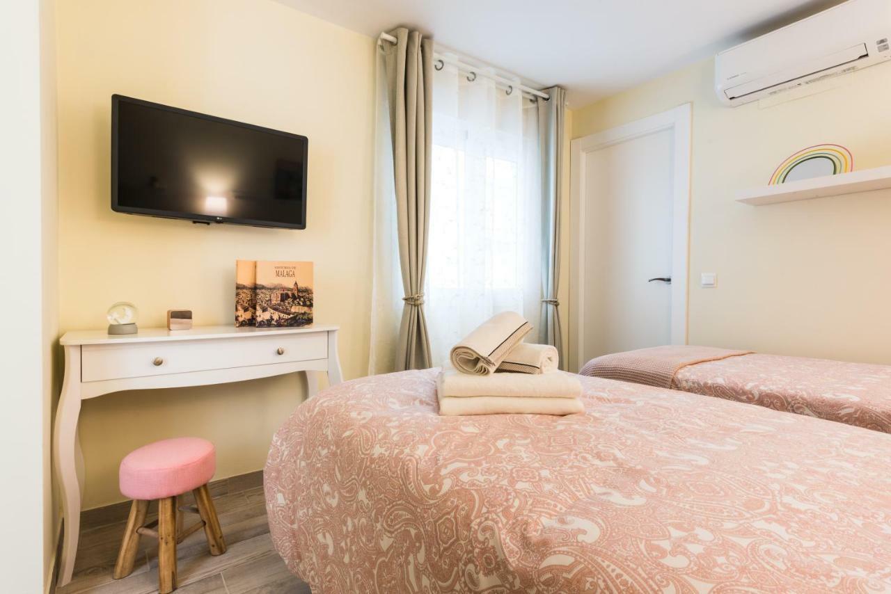 Malaga Centre Apartment With Parking Kültér fotó