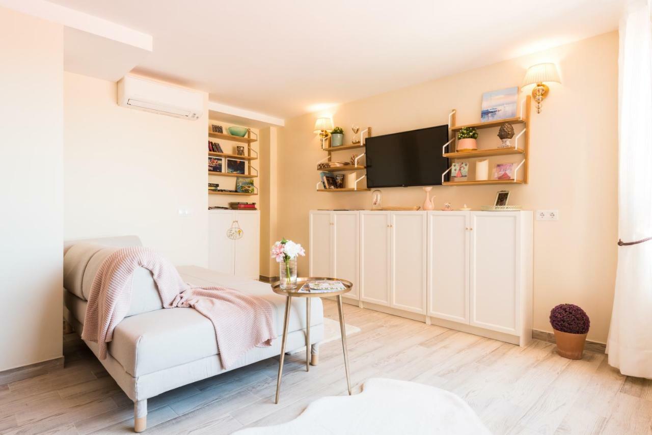 Malaga Centre Apartment With Parking Kültér fotó